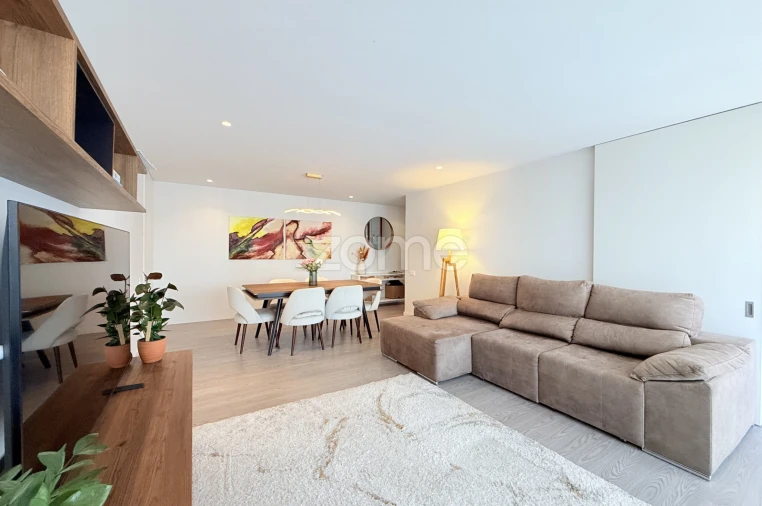 Apartamento T3 para Venda em Vila Nova de Famalicão e Calendário Foto 2
