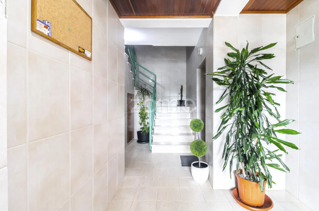 Apartamento T3 para Venda em Pedrouços Foto 2