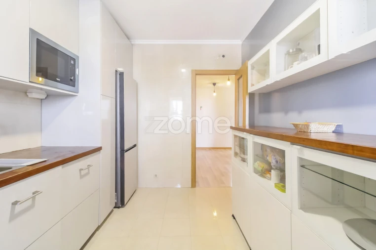 Apartamento T3 para Venda em Pedrouços Foto 9