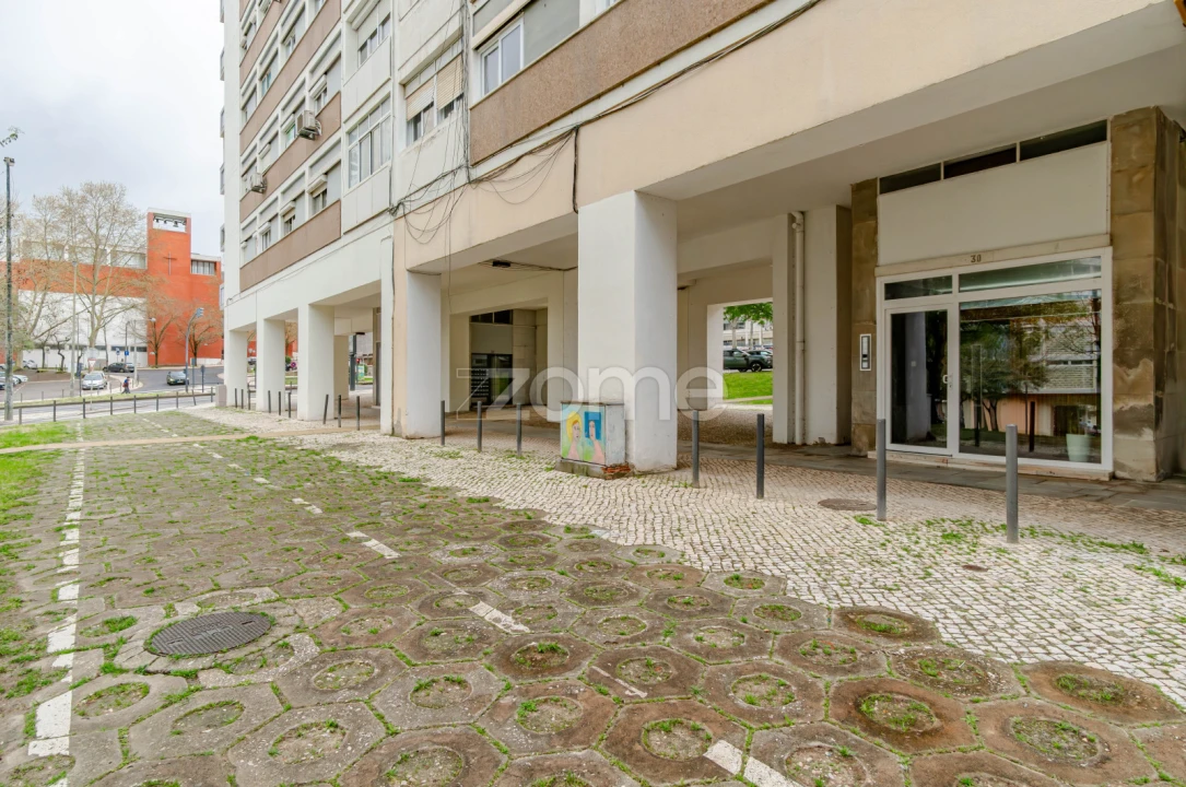 Apartamento T3 para Arrendamento em Alvalade Foto 40