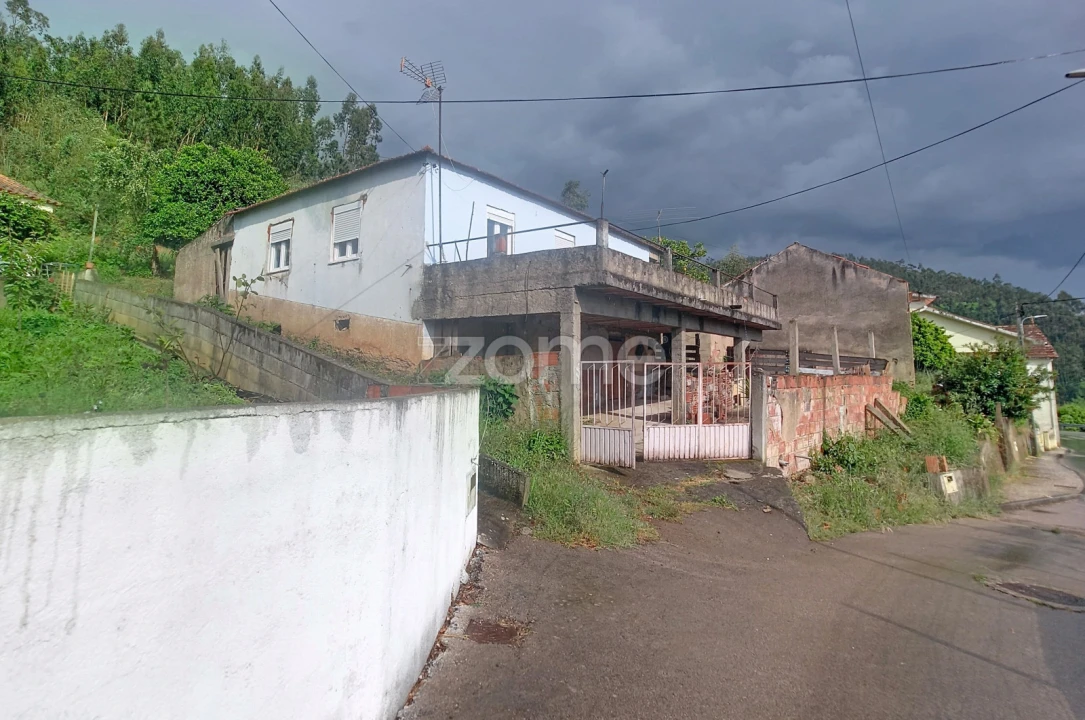 Moradia T3 para Venda em Miranda do Corvo Foto 1