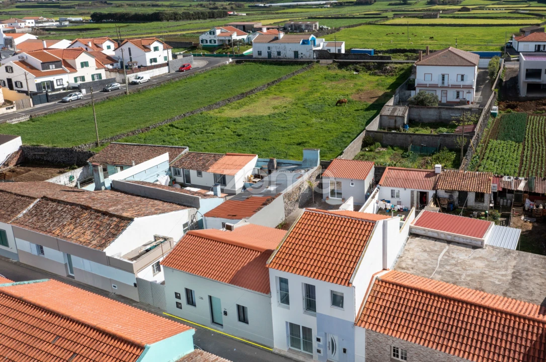 Moradia T2 para Venda em Calhetas Foto 32