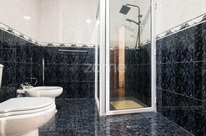 Moradia T4 para Venda em Algarvia