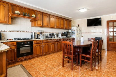 Moradia T4 para Venda em Algarvia