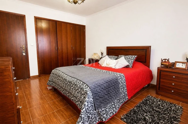 Moradia T4 para Venda em Algarvia Foto 8