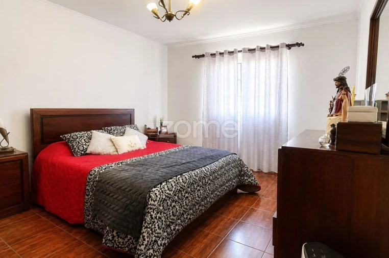 Moradia T4 para Venda em Algarvia Foto 7