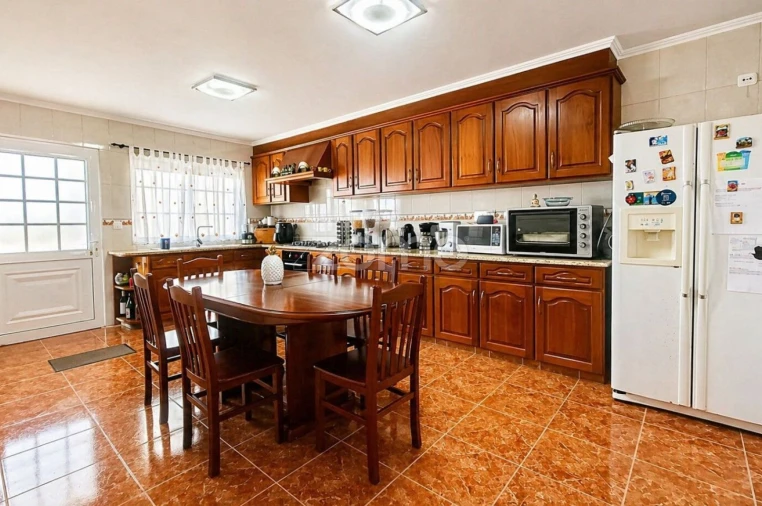 Moradia T4 para Venda em Algarvia Foto 6