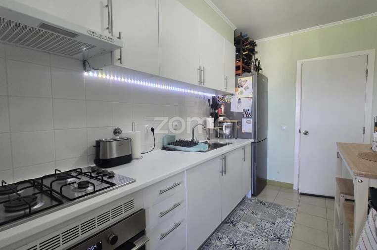 Apartamento T3 para Venda em Arrifes Foto 4