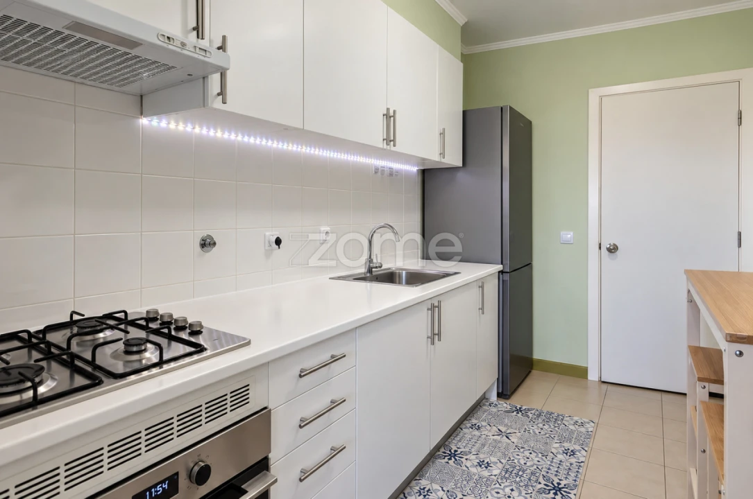 Apartamento T3 para Venda em Arrifes Foto 4