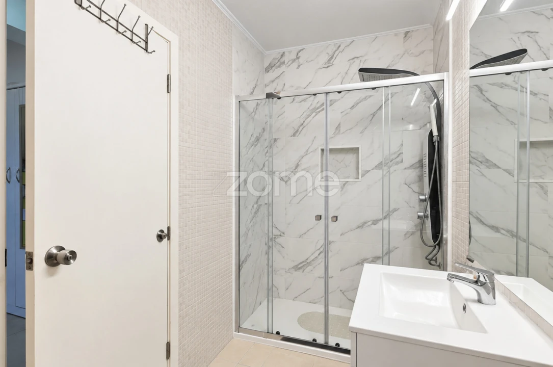 Apartamento T3 para Venda em Arrifes Foto 10