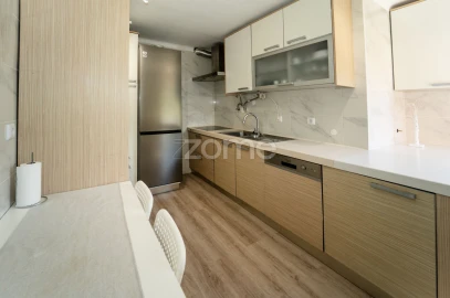 Apartamento T3 para Venda em Algueirão-Mem Martins