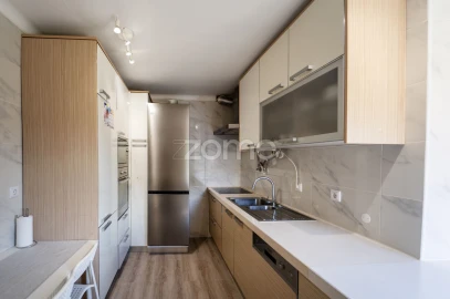 Apartamento T3 para Venda em Algueirão-Mem Martins