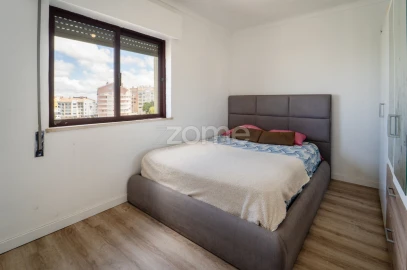 Apartamento T3 para Venda em Algueirão-Mem Martins