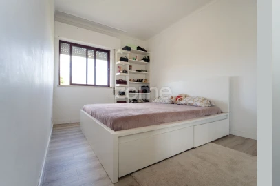 Apartamento T3 para Venda em Algueirão-Mem Martins