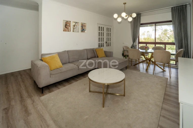 Apartamento T3 para Venda em Algueirão-Mem Martins Foto 4