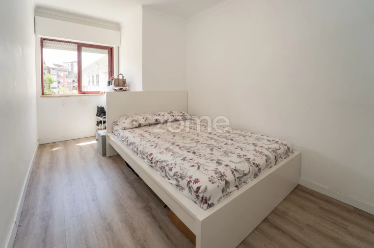Apartamento T3 para Venda em Algueirão-Mem Martins Foto 25