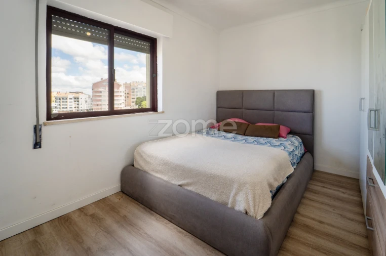 Apartamento T3 para Venda em Algueirão-Mem Martins Foto 33
