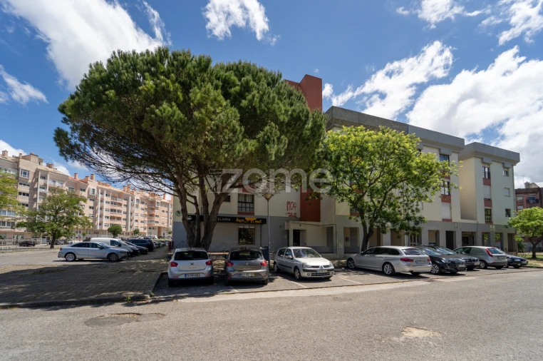 Apartamento T3 para Venda em Algueirão-Mem Martins Foto 44