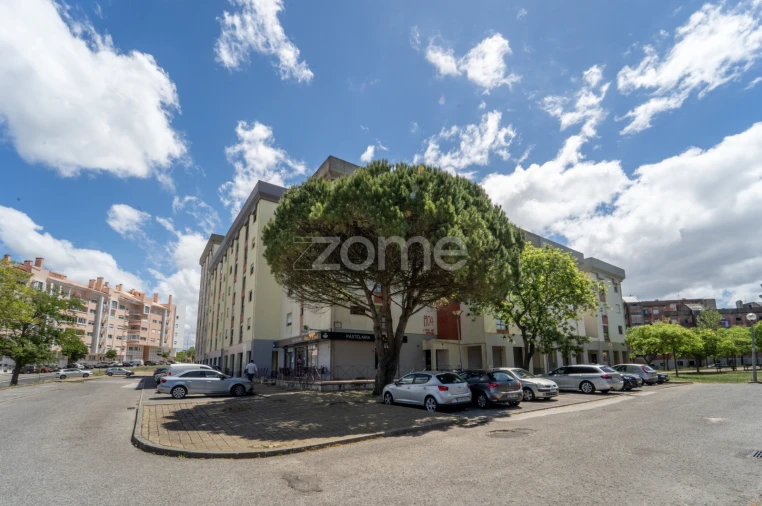 Apartamento T3 para Venda em Algueirão-Mem Martins Foto 45