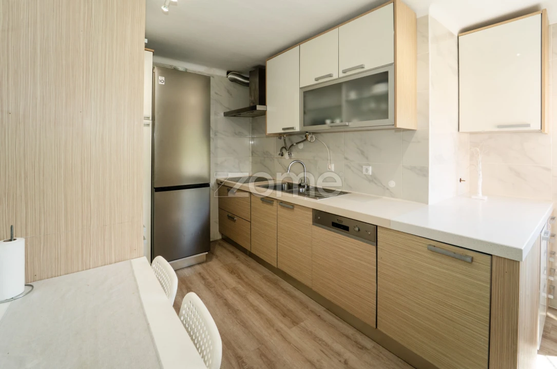Apartamento T3 para Venda em Algueirão-Mem Martins Foto 17