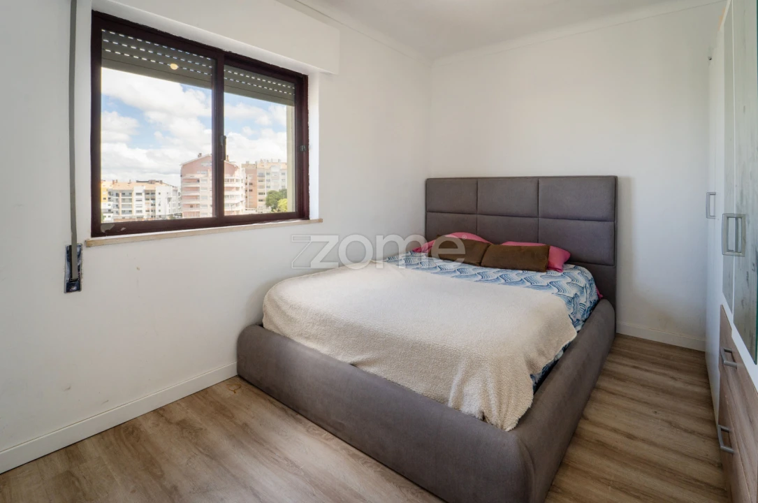 Apartamento T3 para Venda em Algueirão-Mem Martins Foto 33