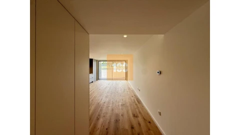 Apartamento T1 para Venda em São Felix da Marinha