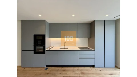 Apartamento T1 para Venda em São Felix da Marinha