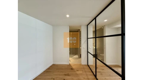 Apartamento T1 para Venda em São Felix da Marinha