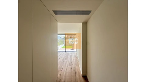 Apartamento T1 para Venda em São Felix da Marinha