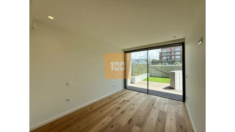 Apartamento T1 para Venda em São Felix da Marinha