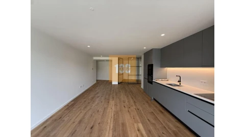 Apartamento T1 para Venda em São Felix da Marinha