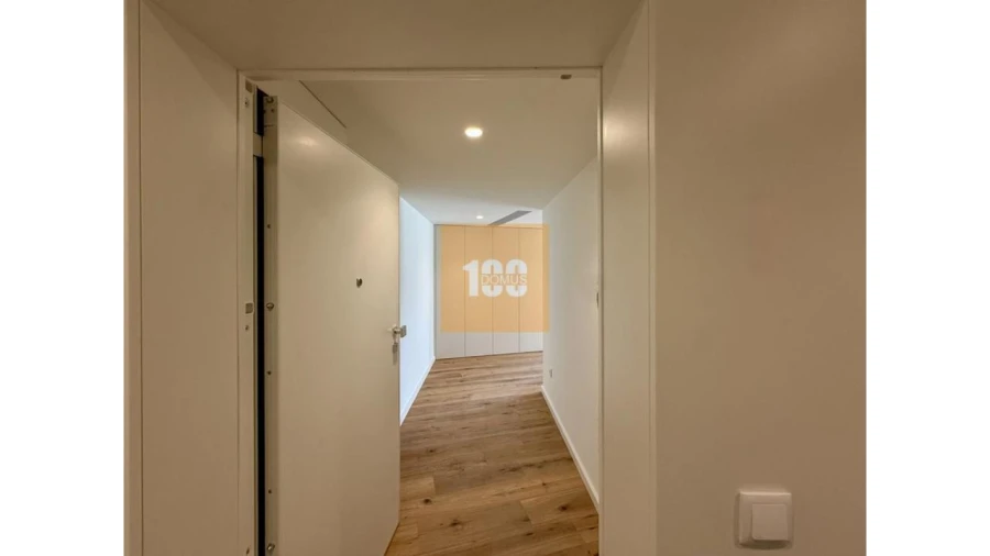 Apartamento T1 para Venda em São Felix da Marinha Foto 4