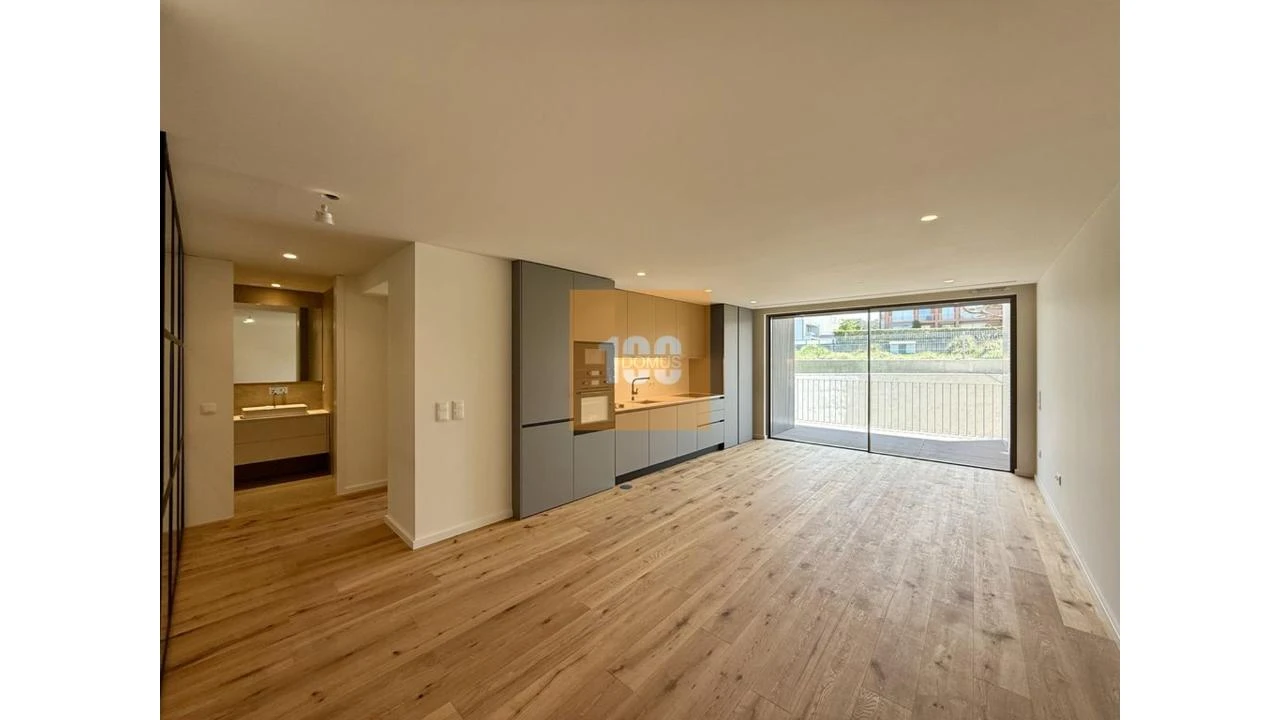 Apartamento T1 para Venda em São Felix da Marinha Foto 6