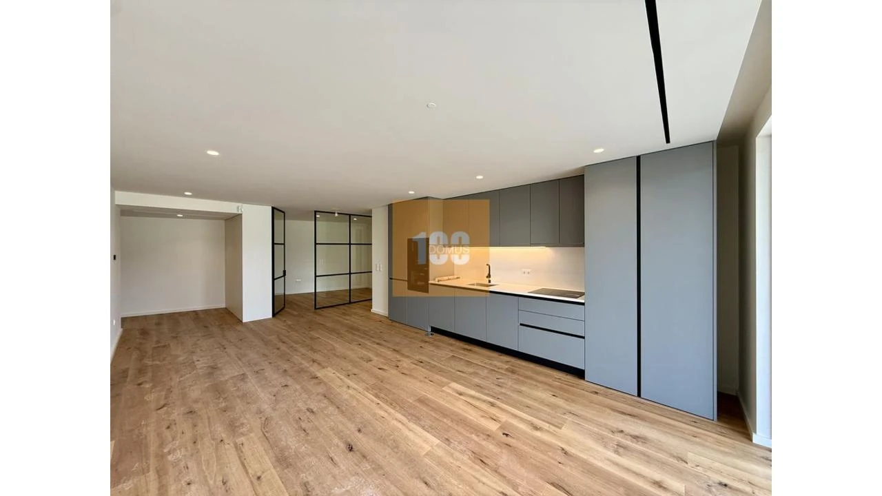Apartamento T1 para Venda em São Felix da Marinha Foto 9