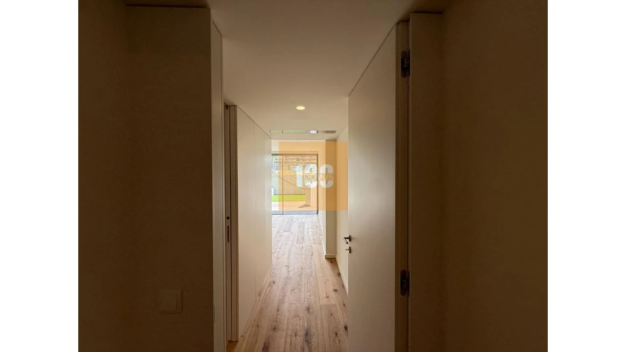 Apartamento T1 para Venda em São Felix da Marinha Foto 17