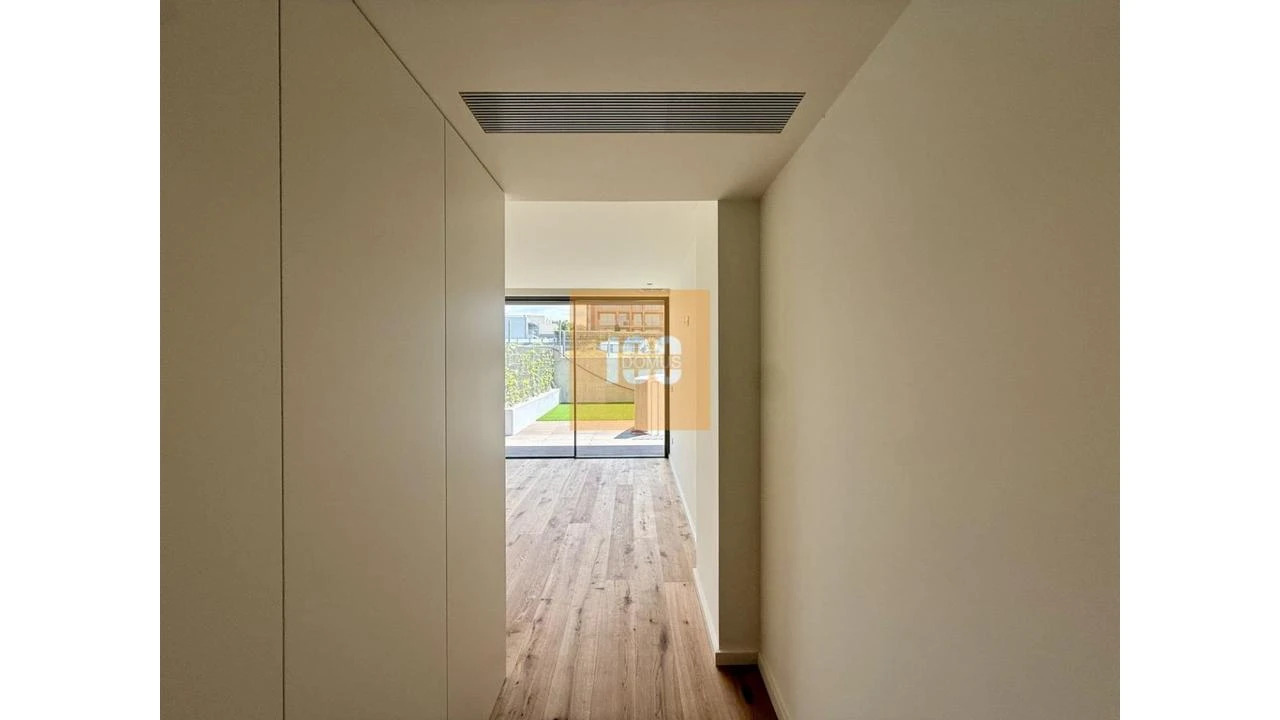 Apartamento T1 para Venda em São Felix da Marinha Foto 19