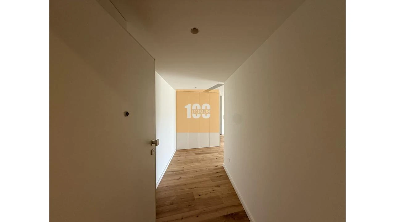 Apartamento T1 para Venda em São Felix da Marinha Foto 2
