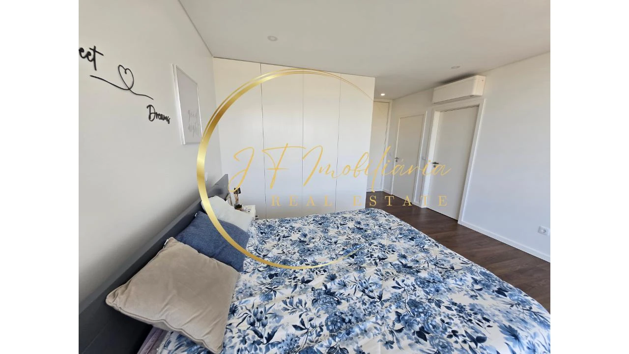 Moradia T4 para Venda em Palhaça Foto 31