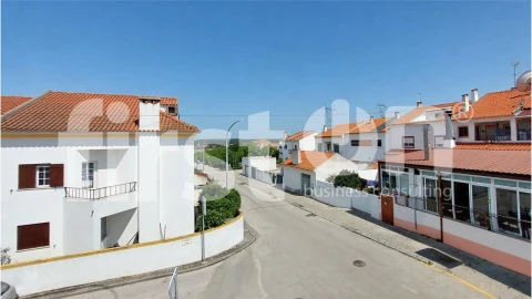 Moradia T4 para Venda em Santa Maria do Castelo e Santiago e Santa Susana