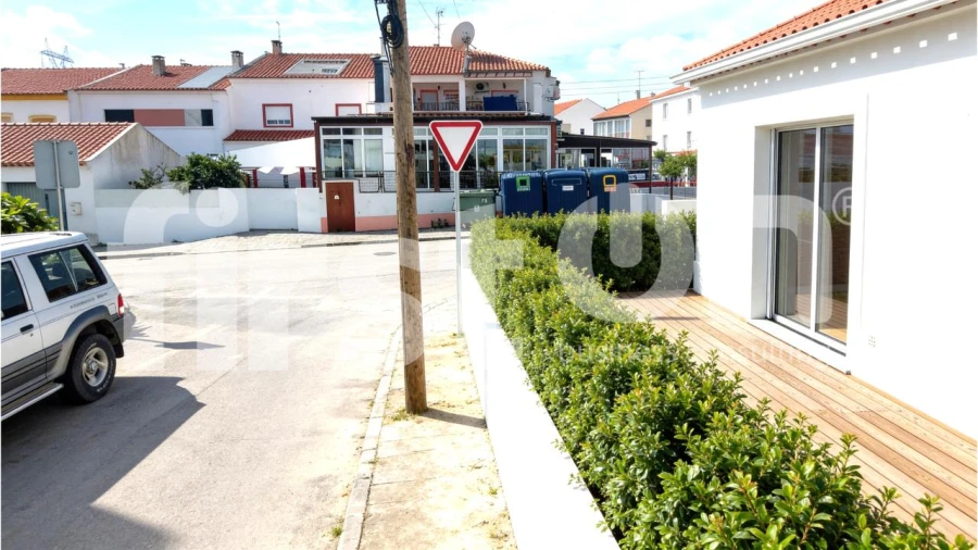Moradia T4 para Venda em Santa Maria do Castelo e Santiago e Santa Susana Foto 8