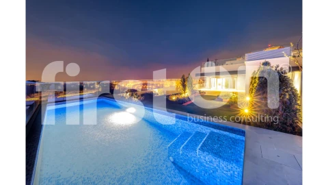 Apartamento T4 para Arrendamento em Areeiro