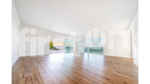 Apartamento T4 para Arrendamento em Areeiro