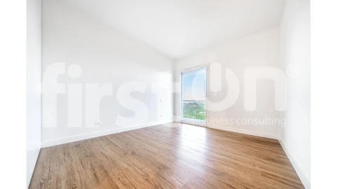 Apartamento T4 para Arrendamento em Areeiro