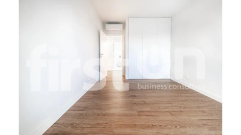 Apartamento T4 para Arrendamento em Areeiro