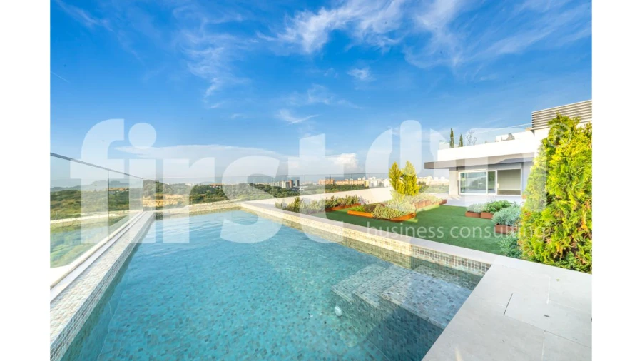 Apartamento T4 para Arrendamento em Areeiro Foto 3
