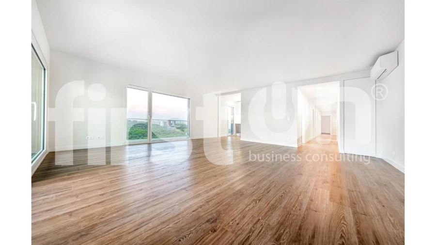 Apartamento T4 para Arrendamento em Areeiro Foto 8