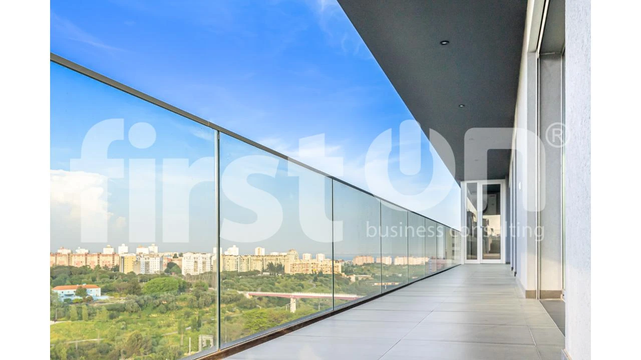 Apartamento T4 para Arrendamento em Areeiro Foto 5