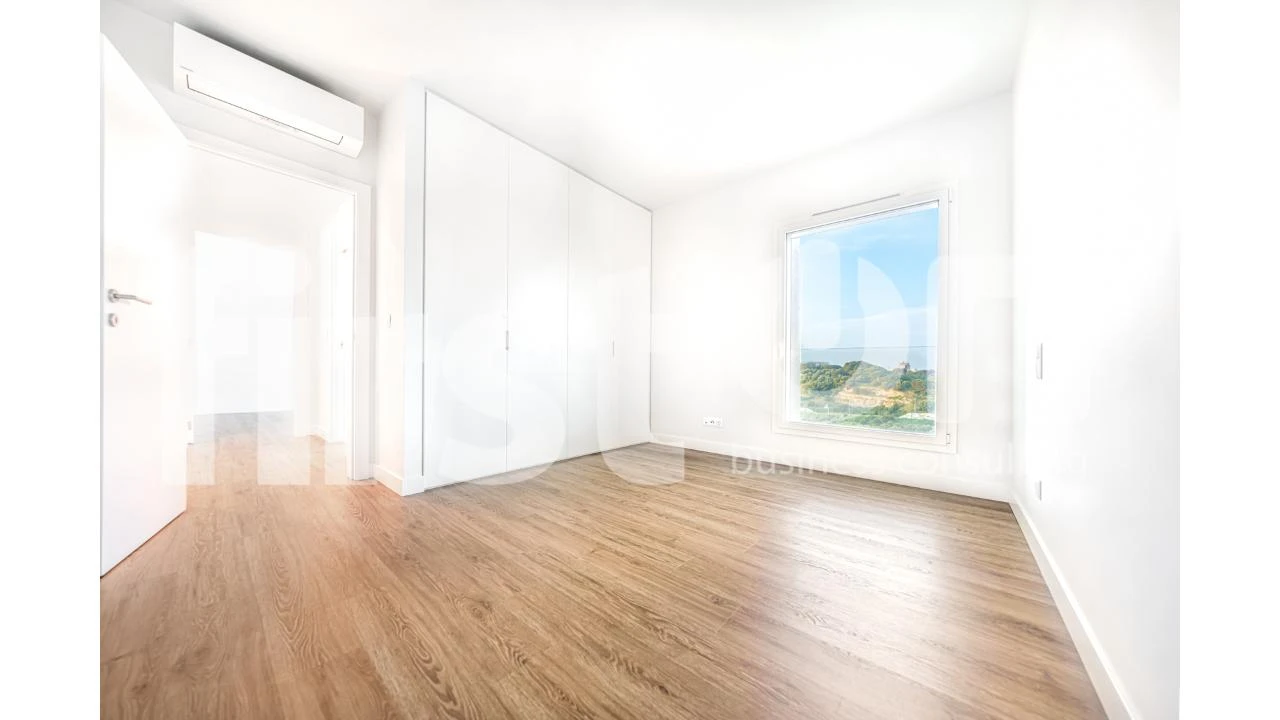 Apartamento T4 para Arrendamento em Areeiro Foto 11