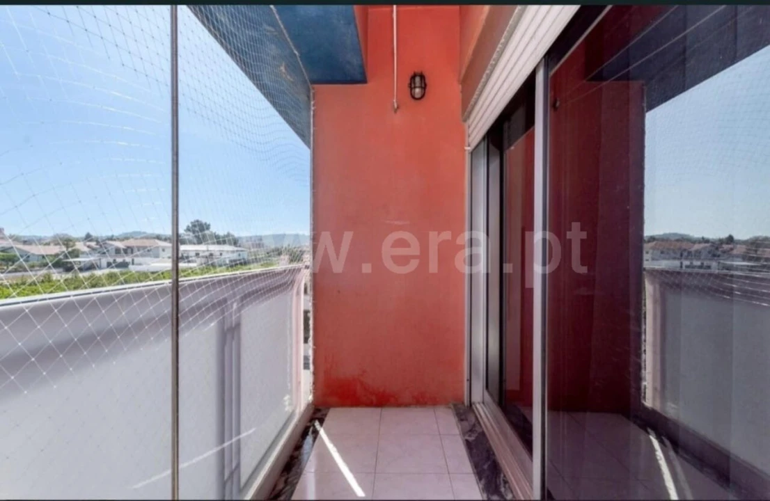 Apartamento T2 para Venda em Santa Maria de Lamas Foto 7