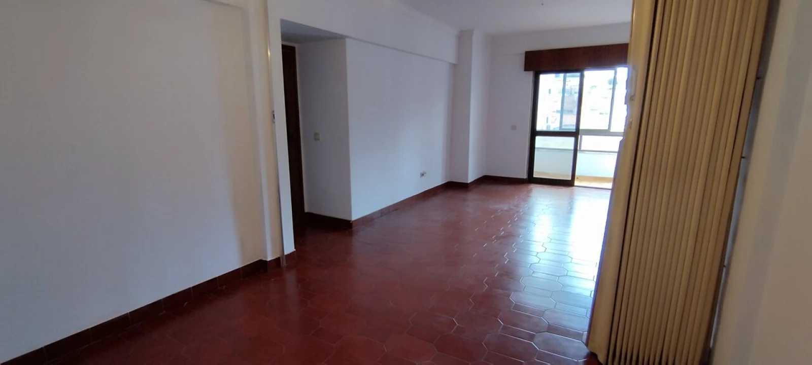 Apartamento T1 para Venda em Agualva e Mira-Sintra Foto 6